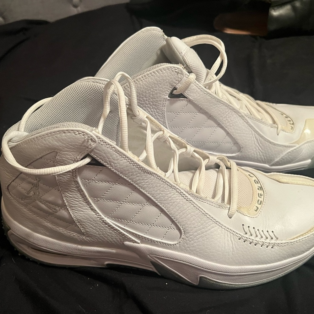 RETRO 2009 Nike JORDAN/JETER WHITE HI TOP SNEAKERS